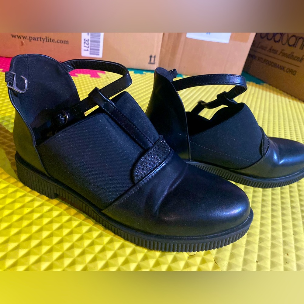 Kids leather shoes